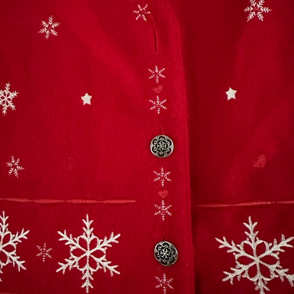 Women’s Holiday Vest Karen Scott with dressy buttons & white snowflakes size M - Picture 3 of 6